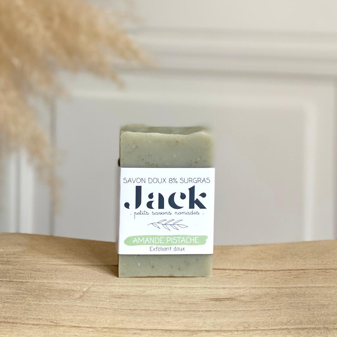 Savon naturel Amande Pistache exfoliant doux & surgras fabrication artisanale Lyon